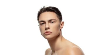 Prótese de mento ou harmonização facial: qual a melhor opção para aumentar o queixo?